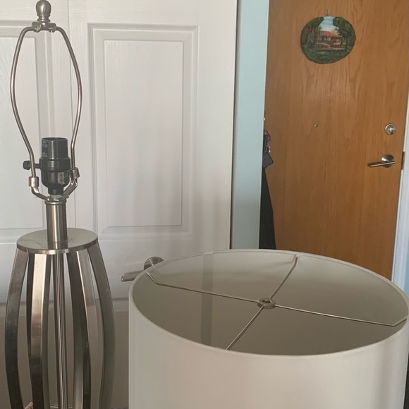 Lamp - Picture 1 of 1